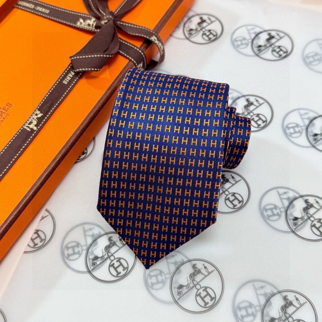 Hermes Style Men's Solid and Micro Pattern Silk Tie