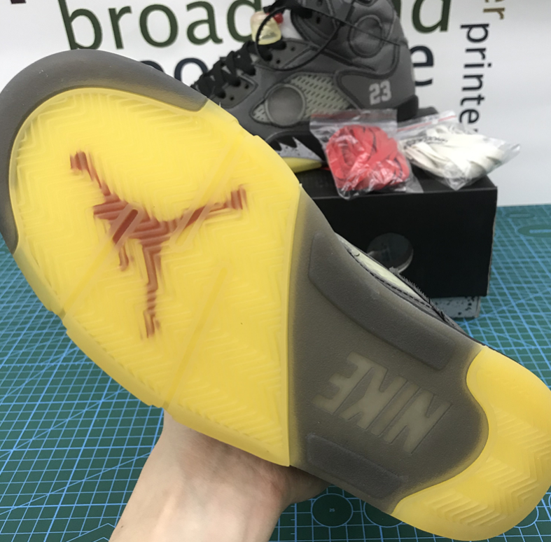 Off-White x Air Jordan 5 Retro “Black Metallic”