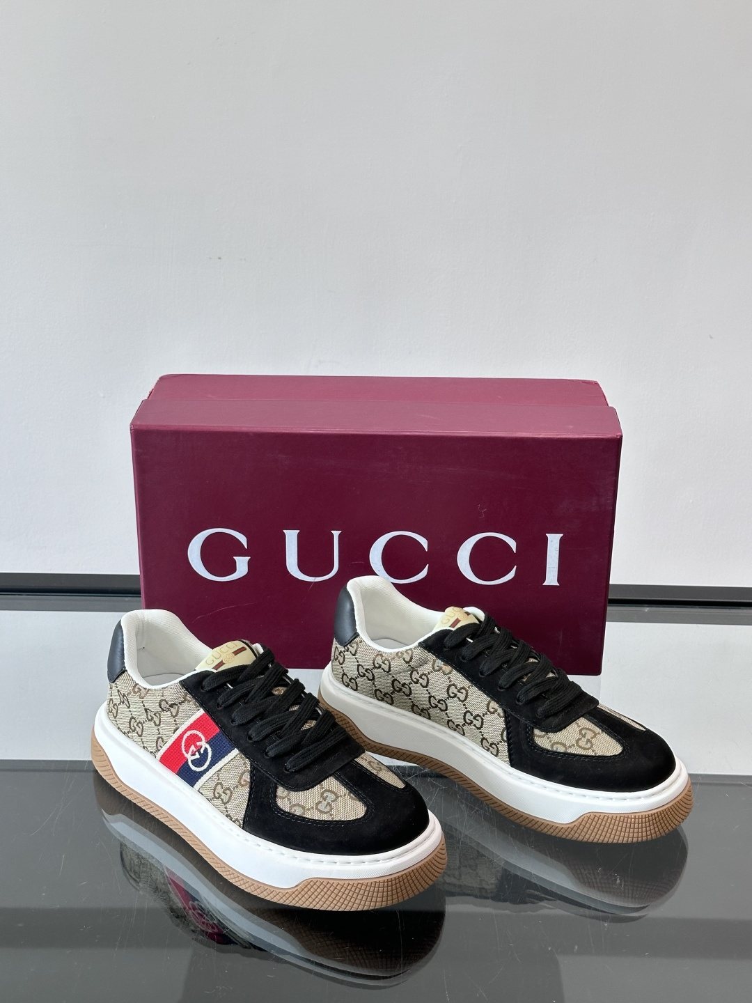 Gucci Men's Black Beige Web Stripe Sneakers