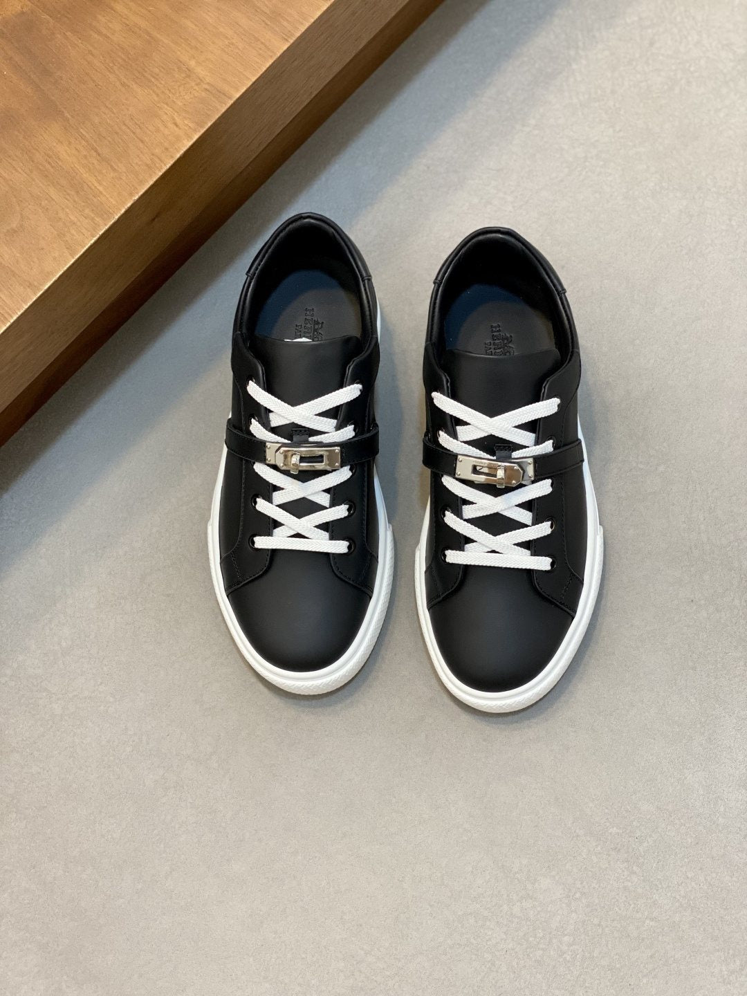 Hermes Men's Low-Top Lace-Up Sneakers